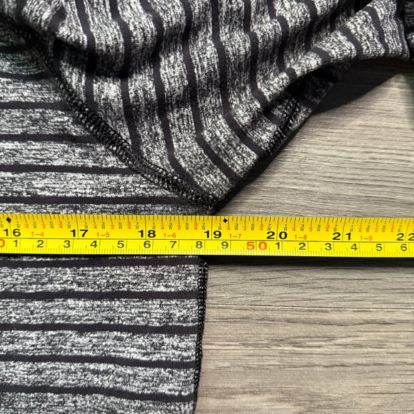 Lululemon Men's Surge Warm 1/2 Zip - Grey/Black - Picture 6 of 7